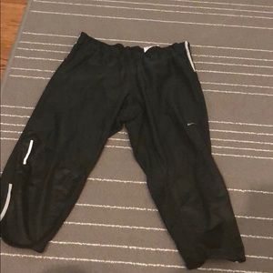 Nike Dri fit Capri leggings w pockets